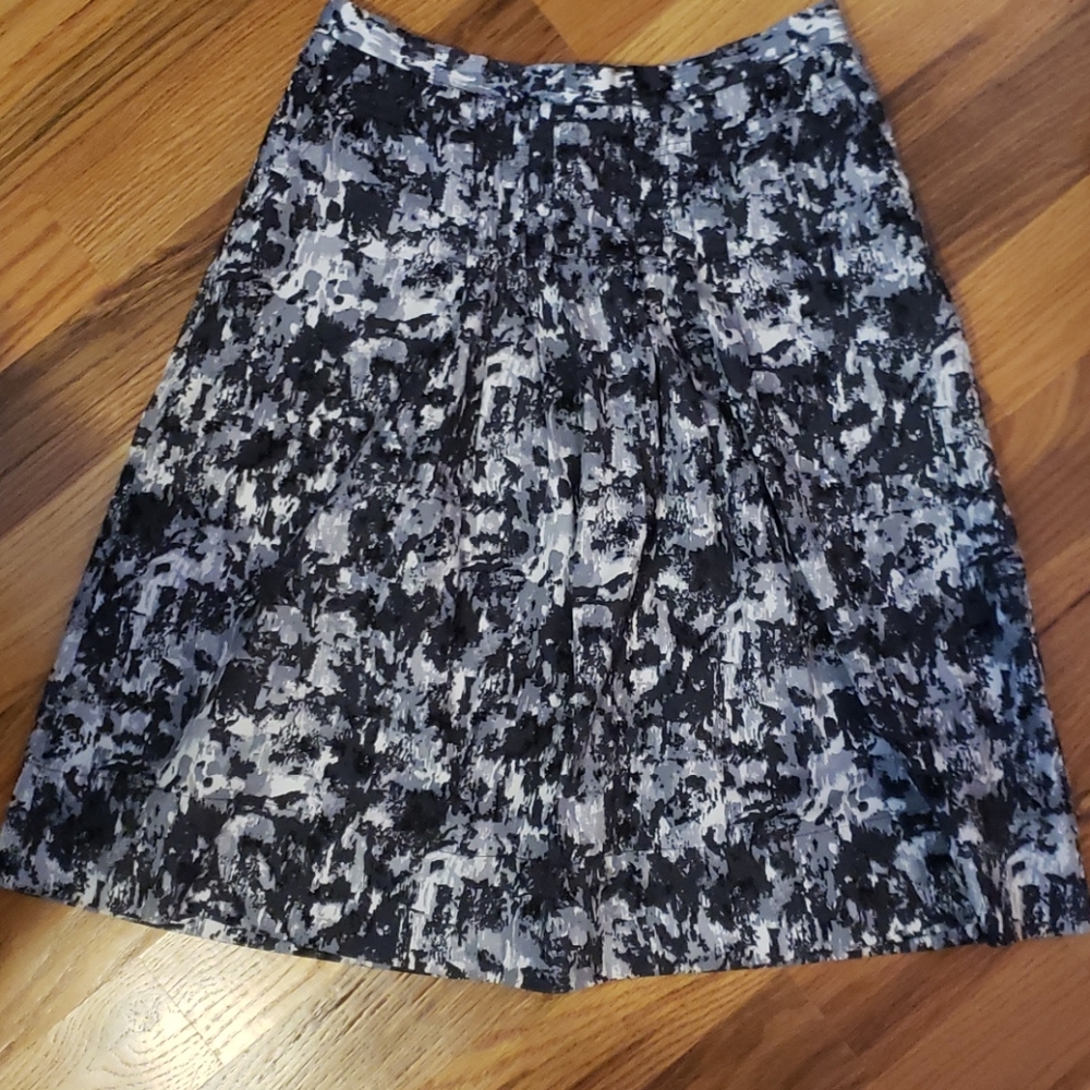 Skirt with pockets